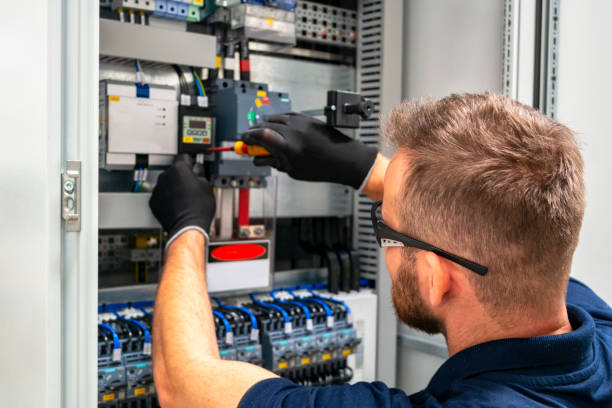 Best Affordable Emergency Electrician  in Lakeside, FL